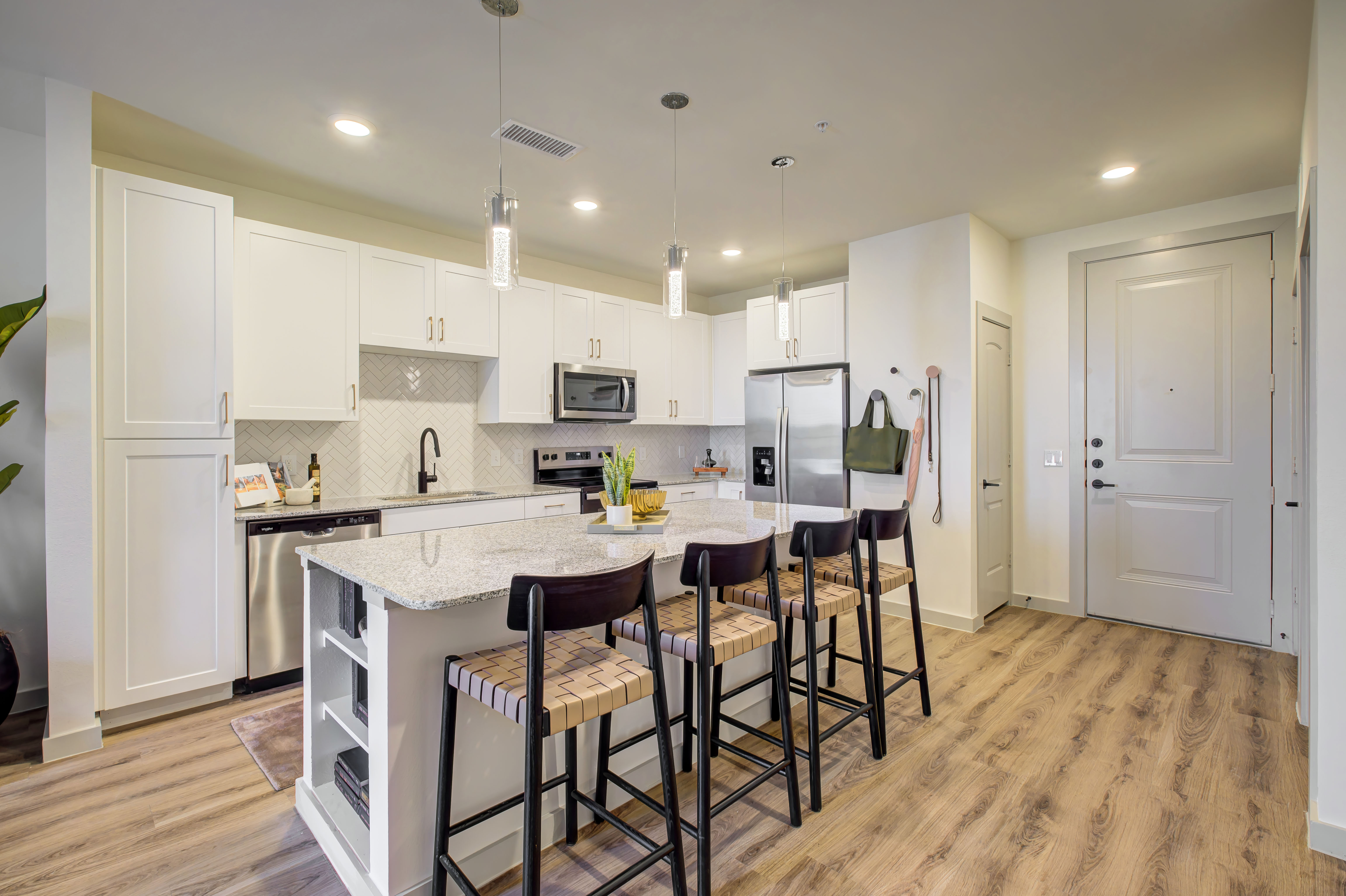 Beautiful Kitchens with Designer Finishes Beautiful Kitchens with Designer Finishes